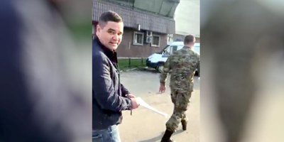 Foto: Valery Shalev in Handschellen. Smolensk (April 2019)