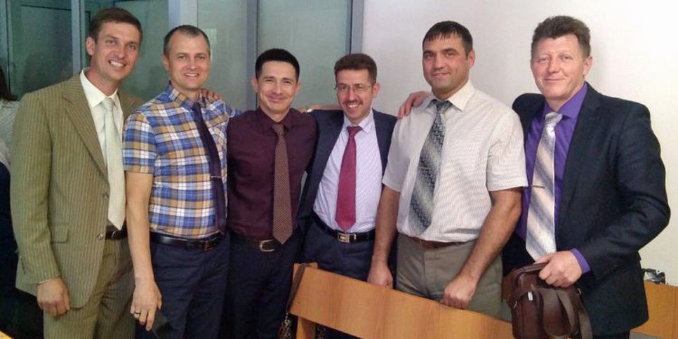 En la foto de izquierda a derecha: Alexey Budenchuk, Konstantin Bazhenov, Felix Makhammadiev, Alexey Miretsky, Roman Gridasov, Gennady German
