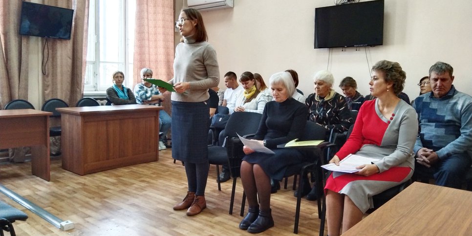 Слева направо: Маргарита Моисеенко, Галина Яцик и Елена Яцык в зале суда