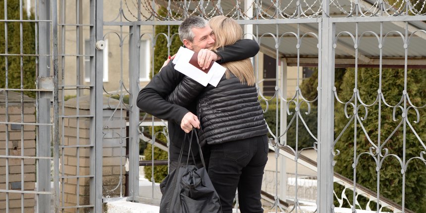 Oleg Danilov conhece sua esposa. 1 de março de 2024