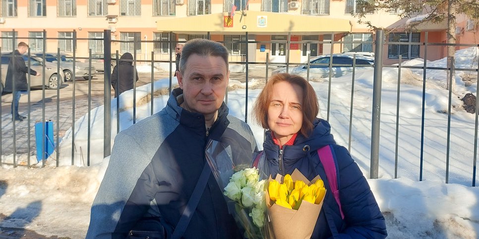 Jelena Jurenkowa mit ihrem Mann Jurij. März 2024