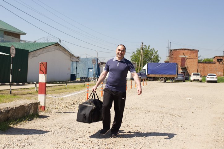 Inver Siyukhov tutkintavankeuden taustalla. Huhtikuu 2025