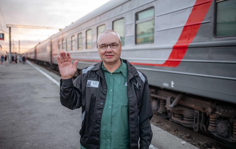 O crente vai para casa após a libertação