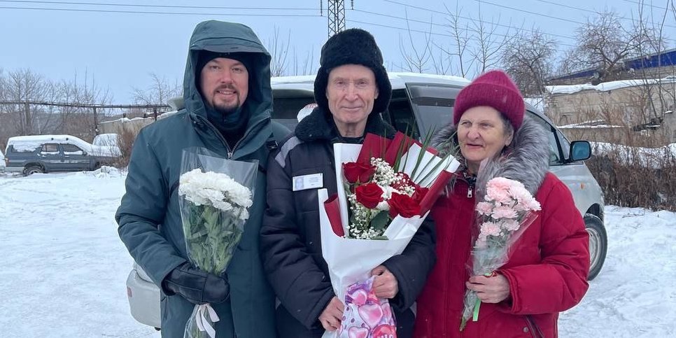 Aleksandr's wife and son traveled over 500 kilometers from Krasnoyarsk to Rubtsovsk to meet their loved one. December 2025.
